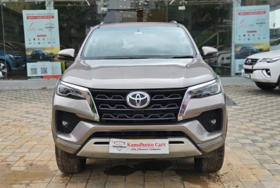 Toyota Fortuner 4X2 MT