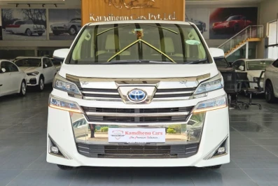 Toyota VELLFIRE VIP – Executive Lounge